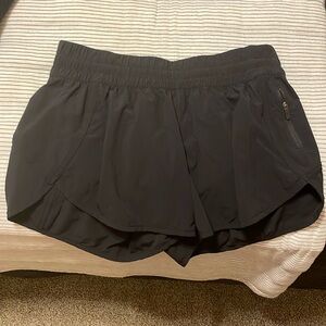 Lululemon women’s shorts size 10 black